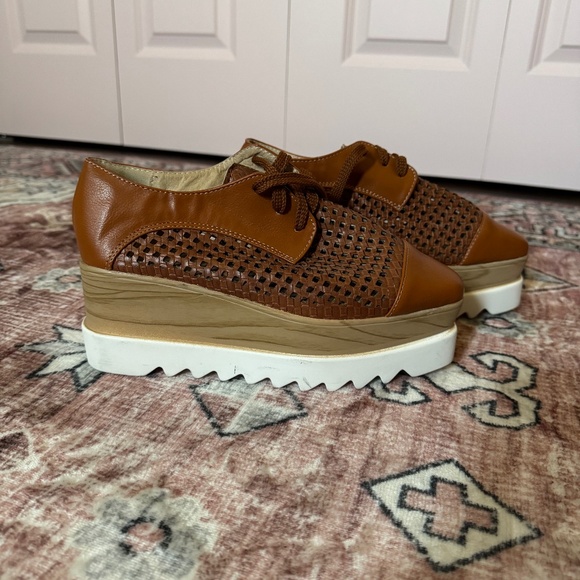 Platform shoes - Picture 1 of 2